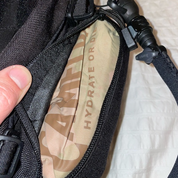 Camelbak Maximum Gear Transformer Black BackPack W/Internal Frame and Rain Cover - Picture 5 of 10